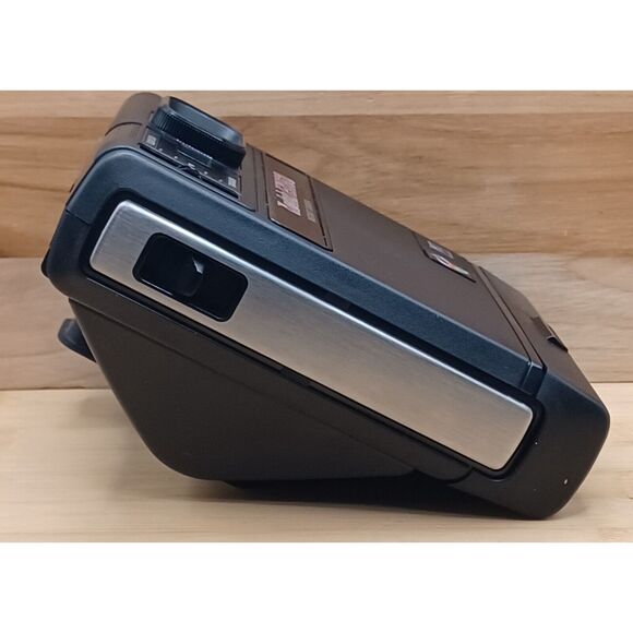 80s Kodak EK160 Vintage Polaroid Instant Camera with Case and Rainbow Strap - Picture 7 of 14